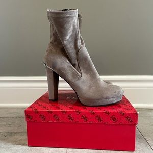 GUESS SUEDE BOOTS